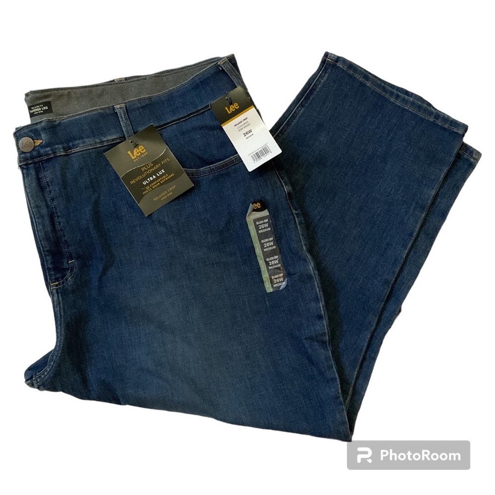 Plus size Lee jeans size 26 relaxed crop style